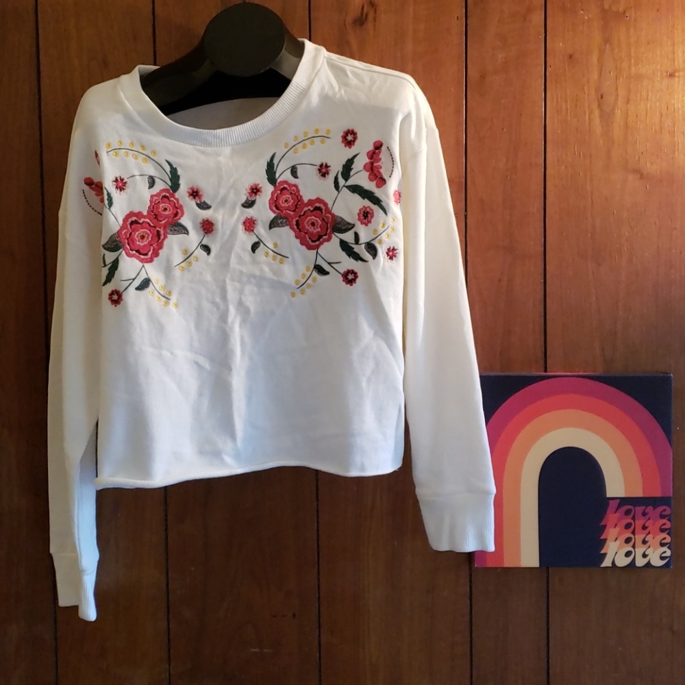 NWT CROPPED SWEARSHIRT